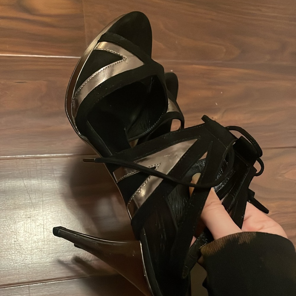 Gucci Black and Gold Heel Sandal size 6.5 - Picture 9 of 11